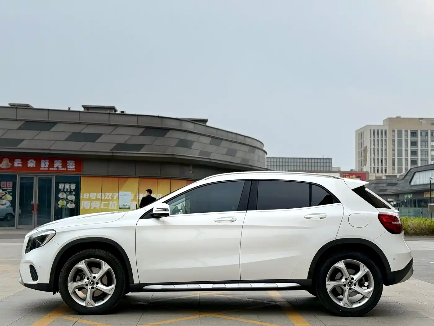 Mercedes-Benz GLA 2018 GLA 200 Dynamic фото 3
