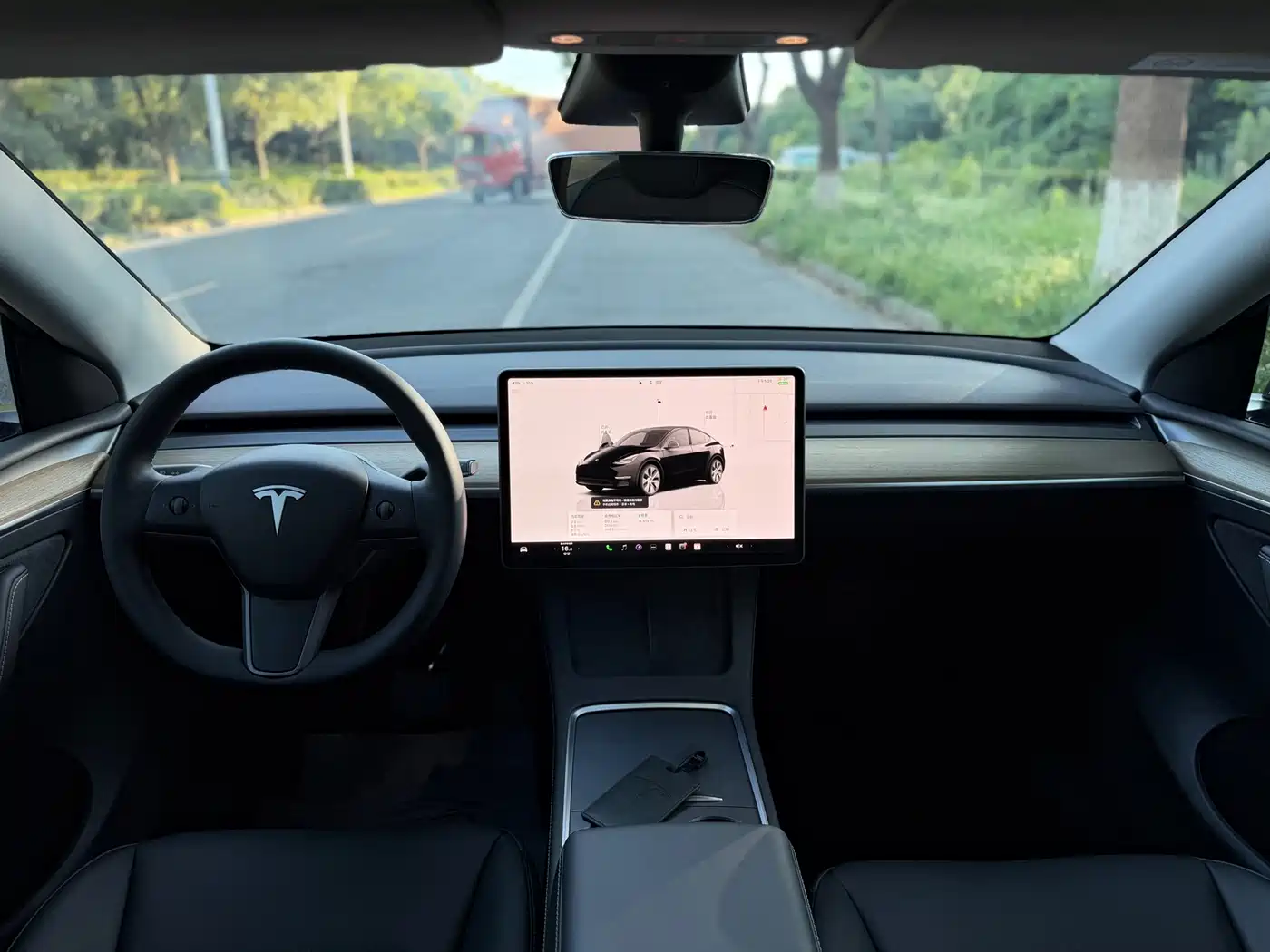 Фото 16 - Tesla Model Y