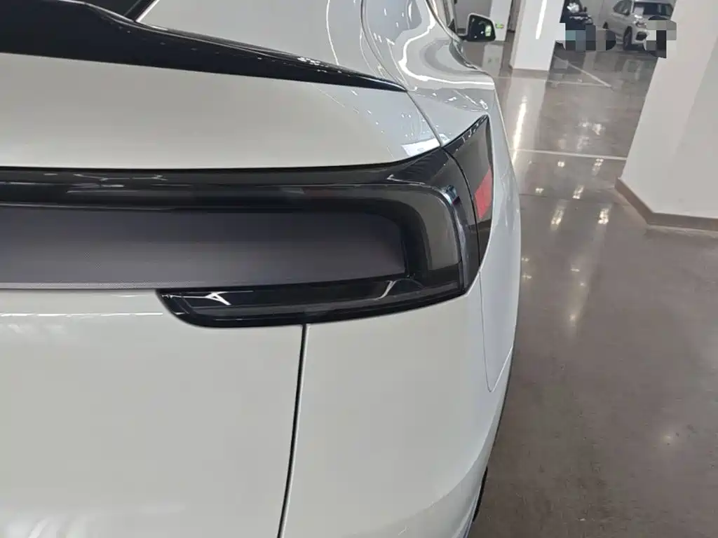 Tesla Model Y L 2025 2025 Facelift Long Range AWD