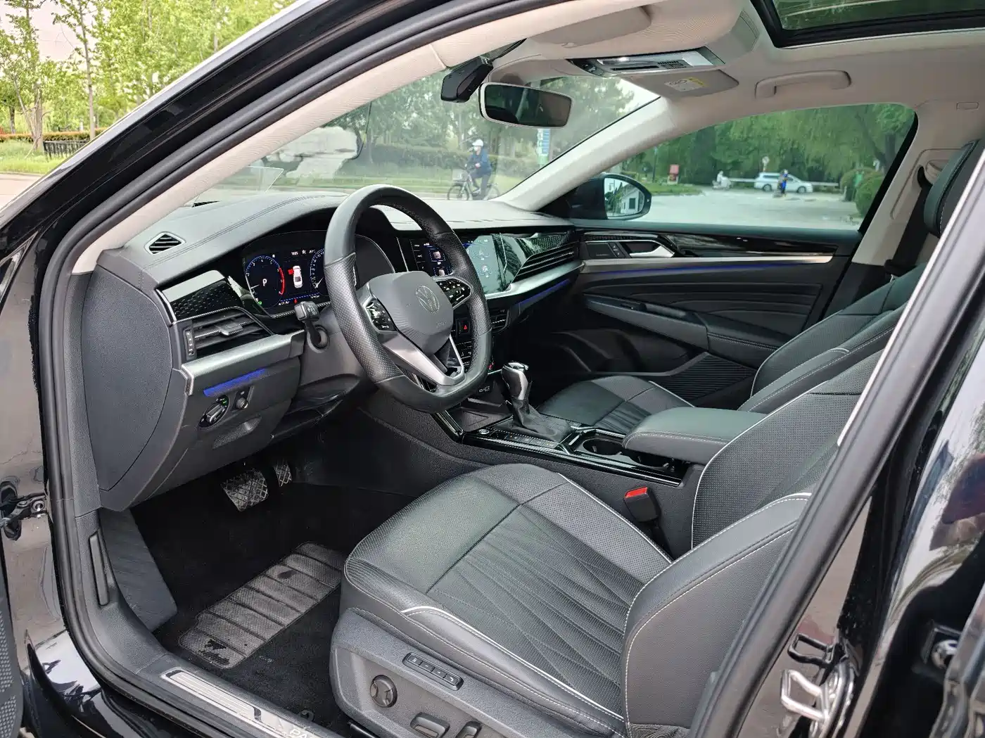 Volkswagen Passat 2022 380TSI Flagship Edition фото 9