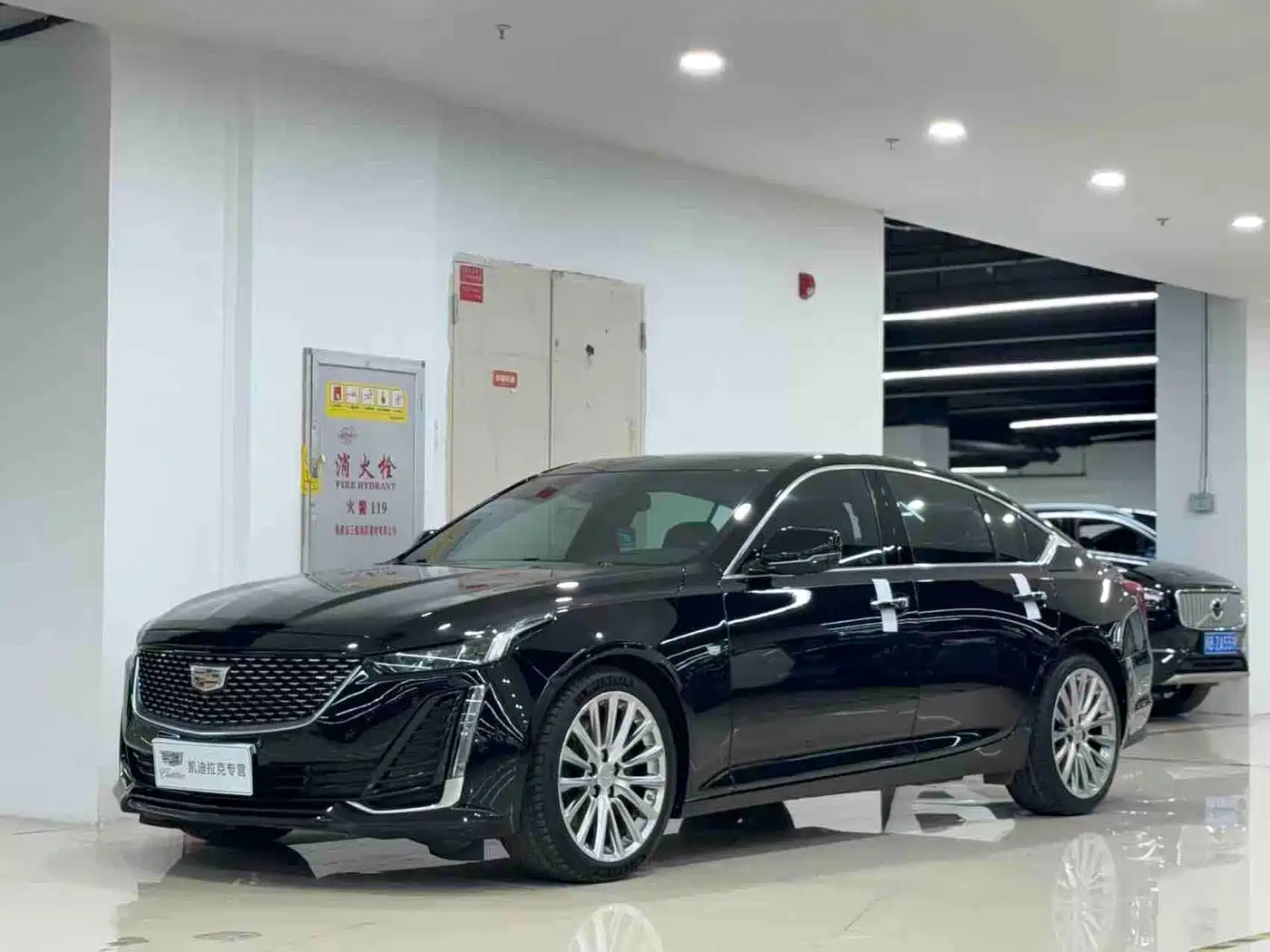 Фото 1 - Cadillac CT5