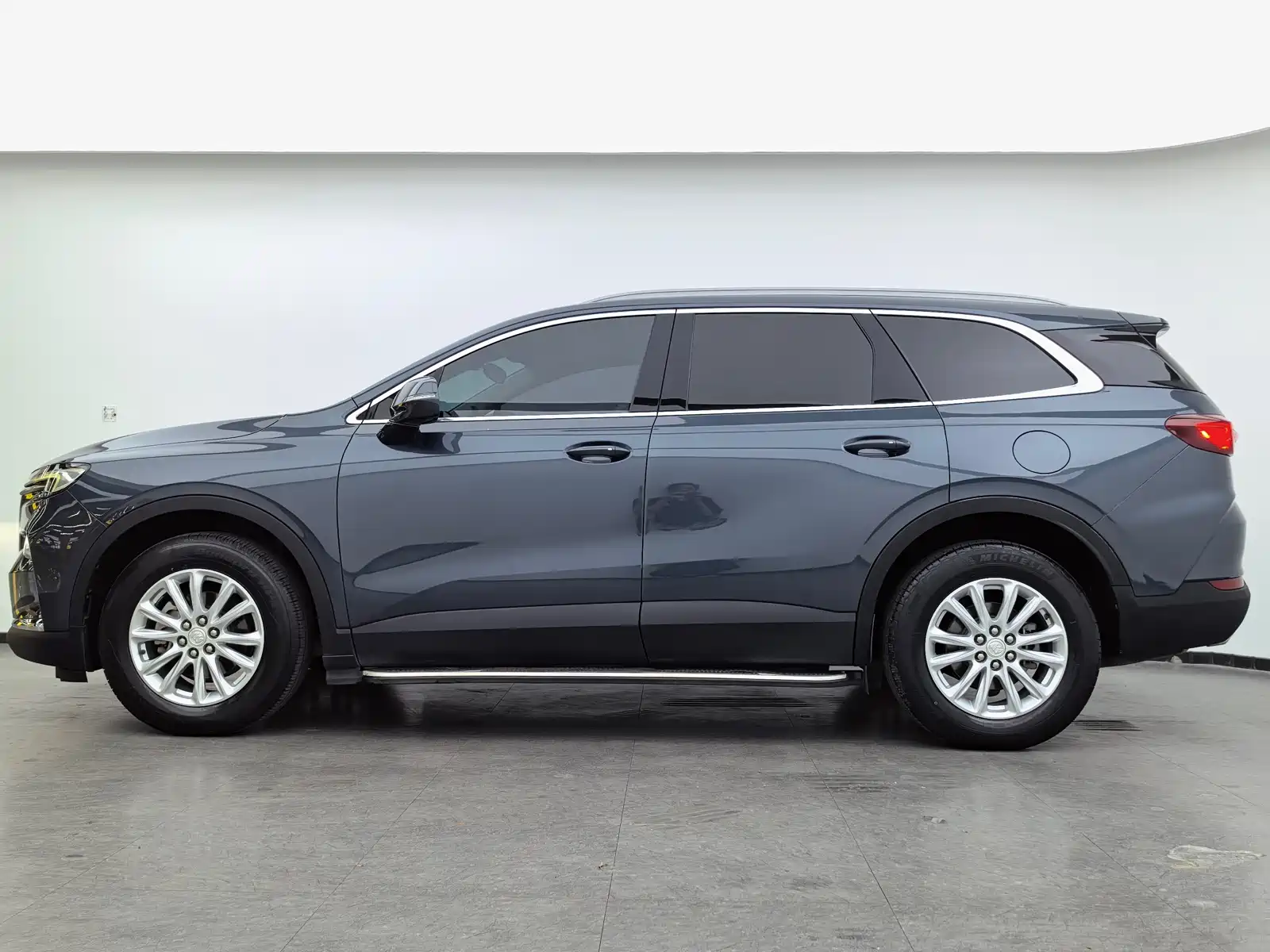 Фото 8 - Buick Enclave