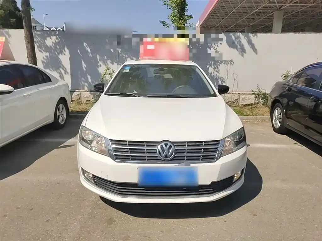 Volkswagen Lavida Tour 2014 1.4TSI Automatic 30th Anniversary Edition фото 3