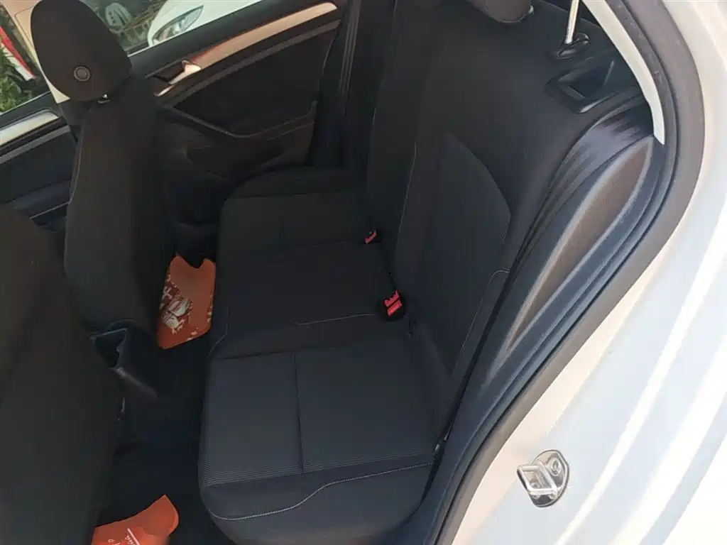 Volkswagen Golf 2016 1.6L Automatic Fashion фото 13