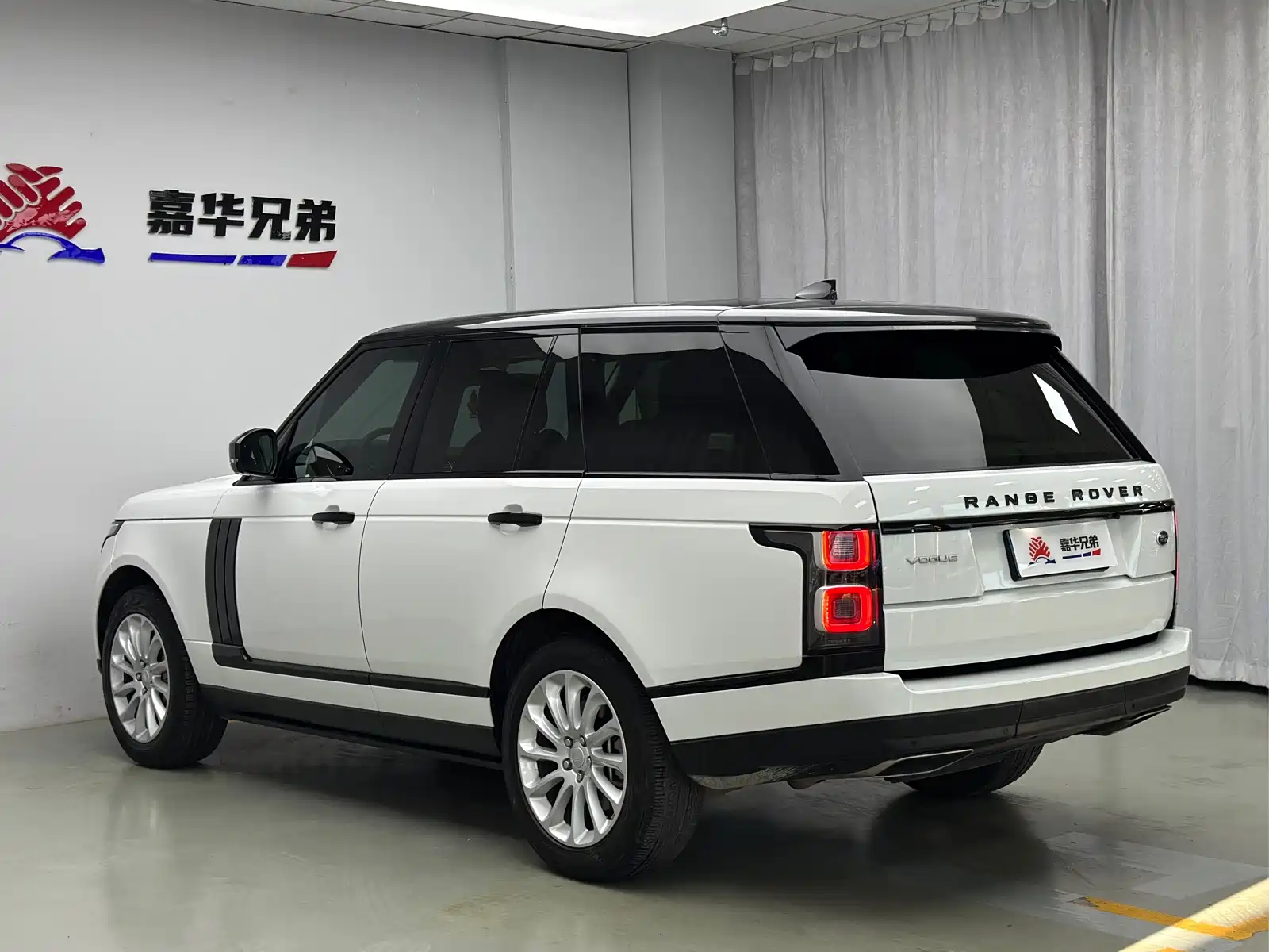Фото 10 - Land Rover Range Rover