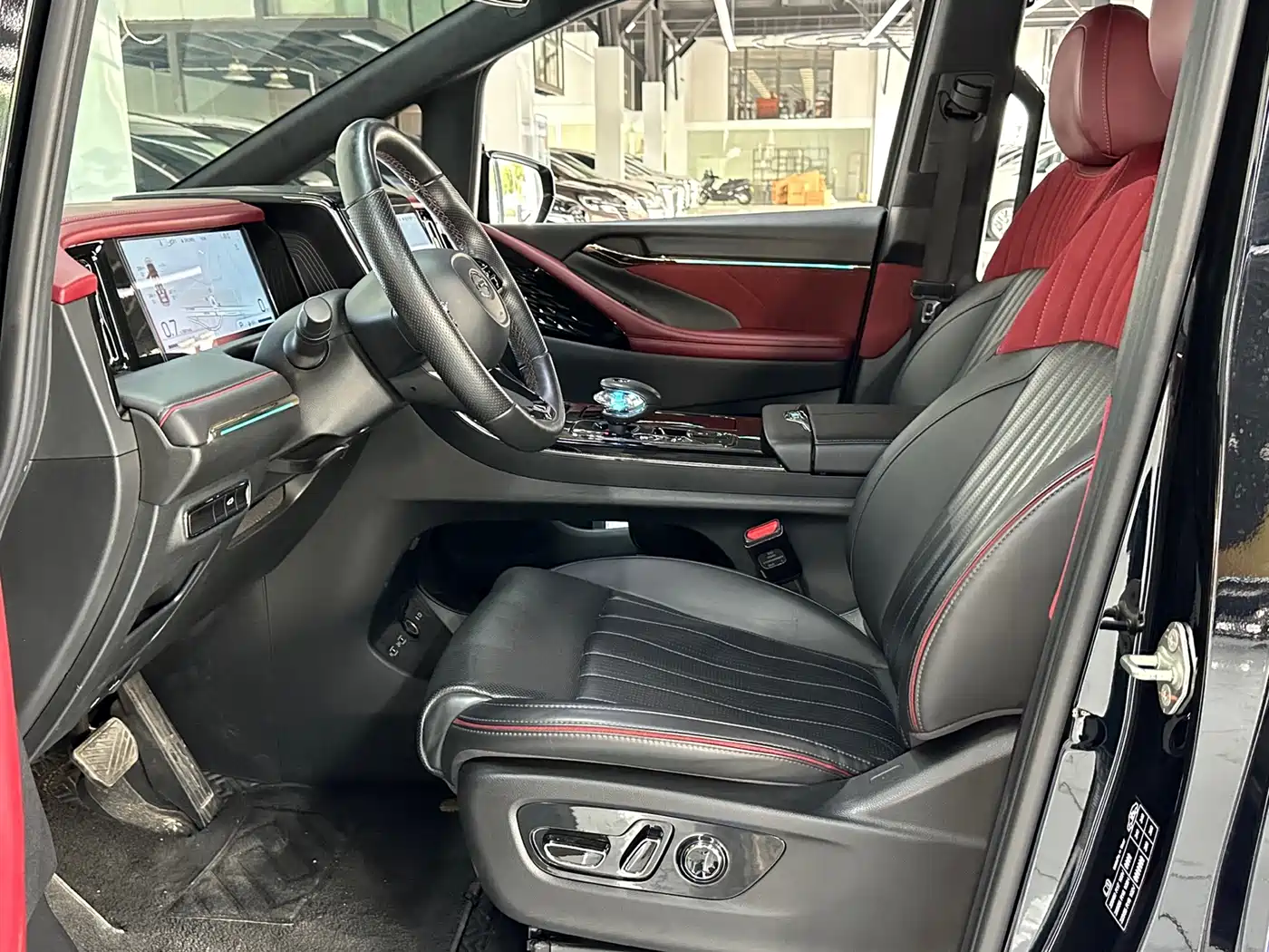 GAC TRUMPCHI M8