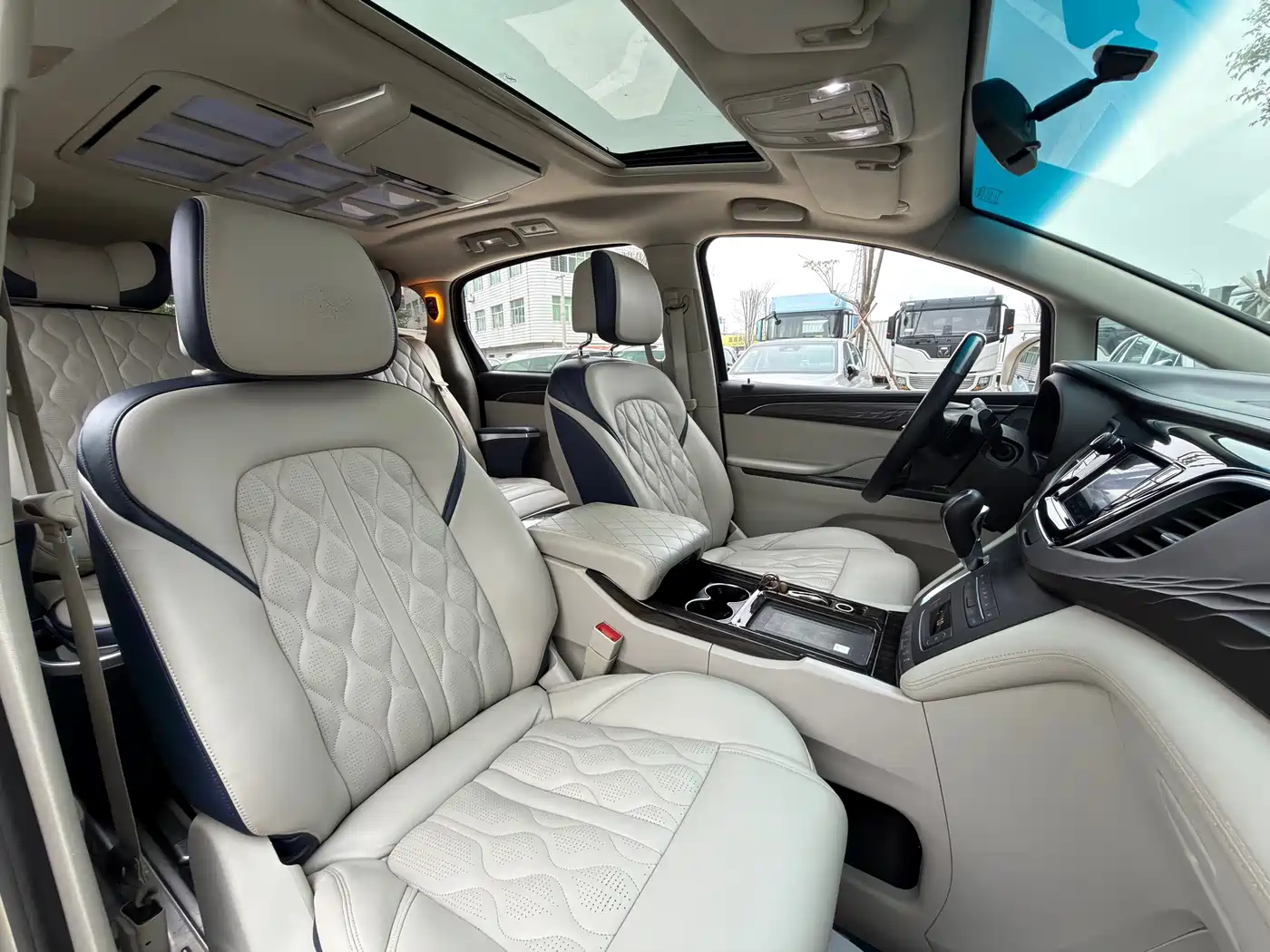 Buick GL8 2018 ES 28T Comfort Type China VI фото 17