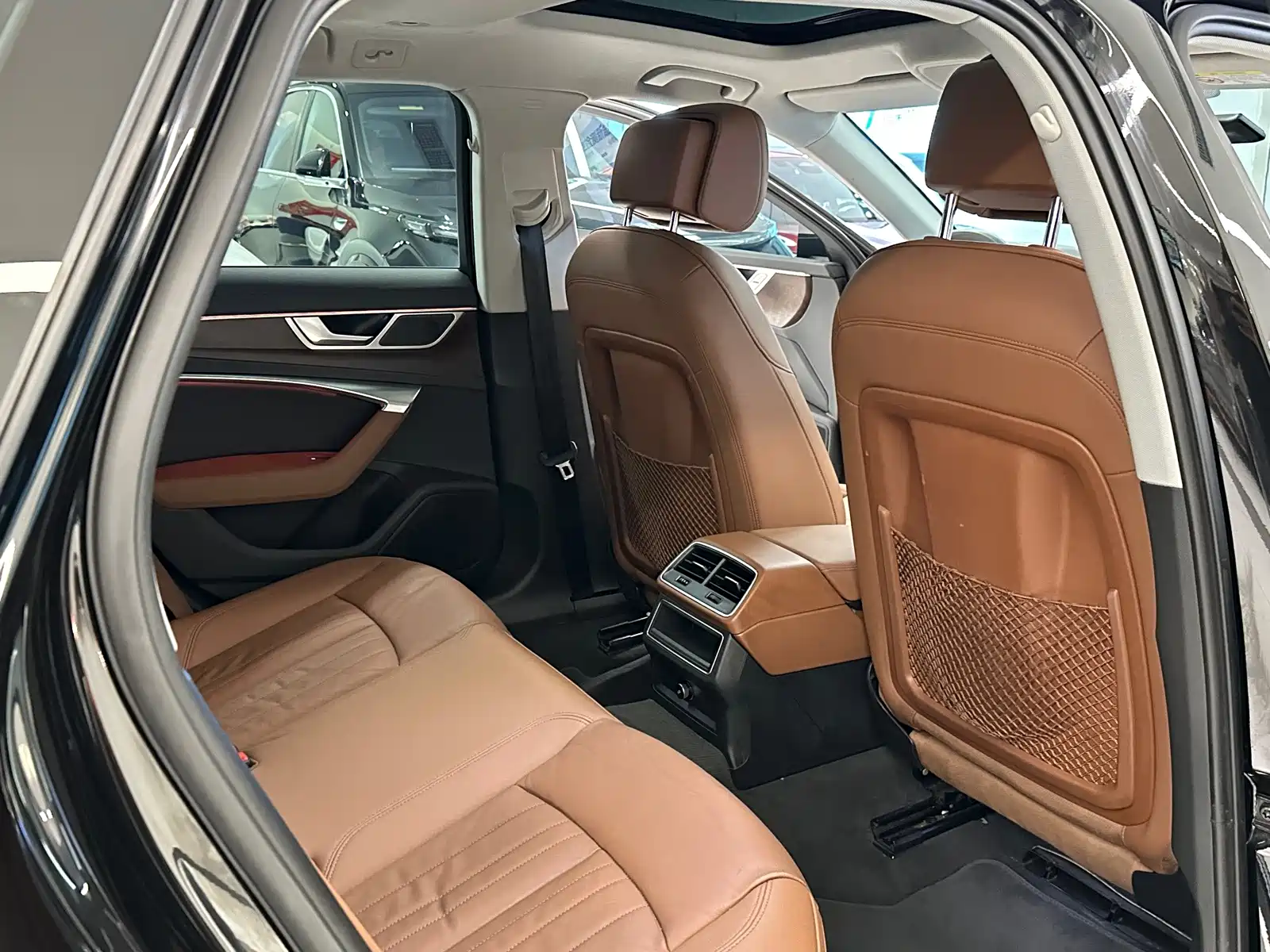 Photo 15 - Audi A6 (Import)