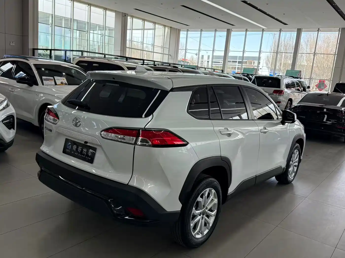 Toyota Frontlander 2023 2.0L CVT Leading Edition фото 6