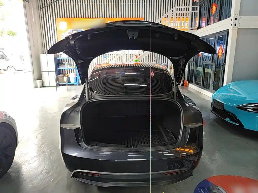 Фото 19 - Tesla Model 3
