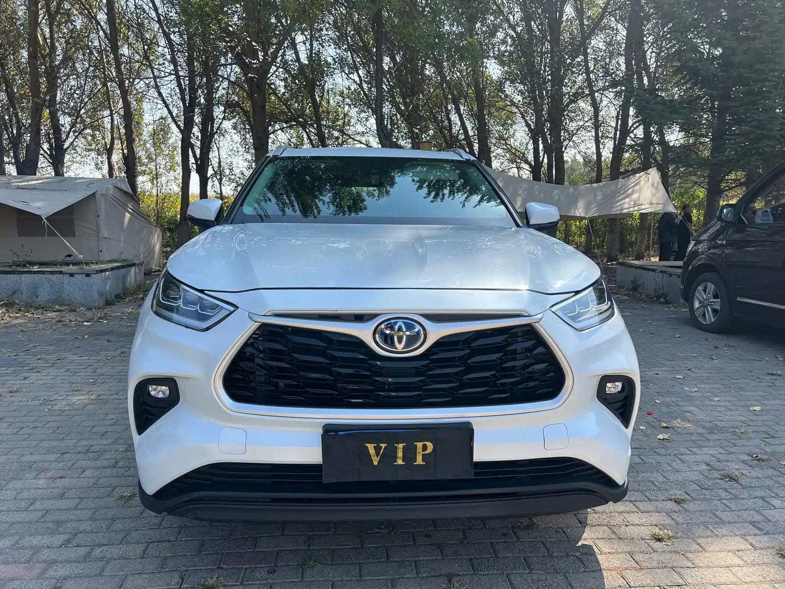 Photo 2 - Toyota Highlander
