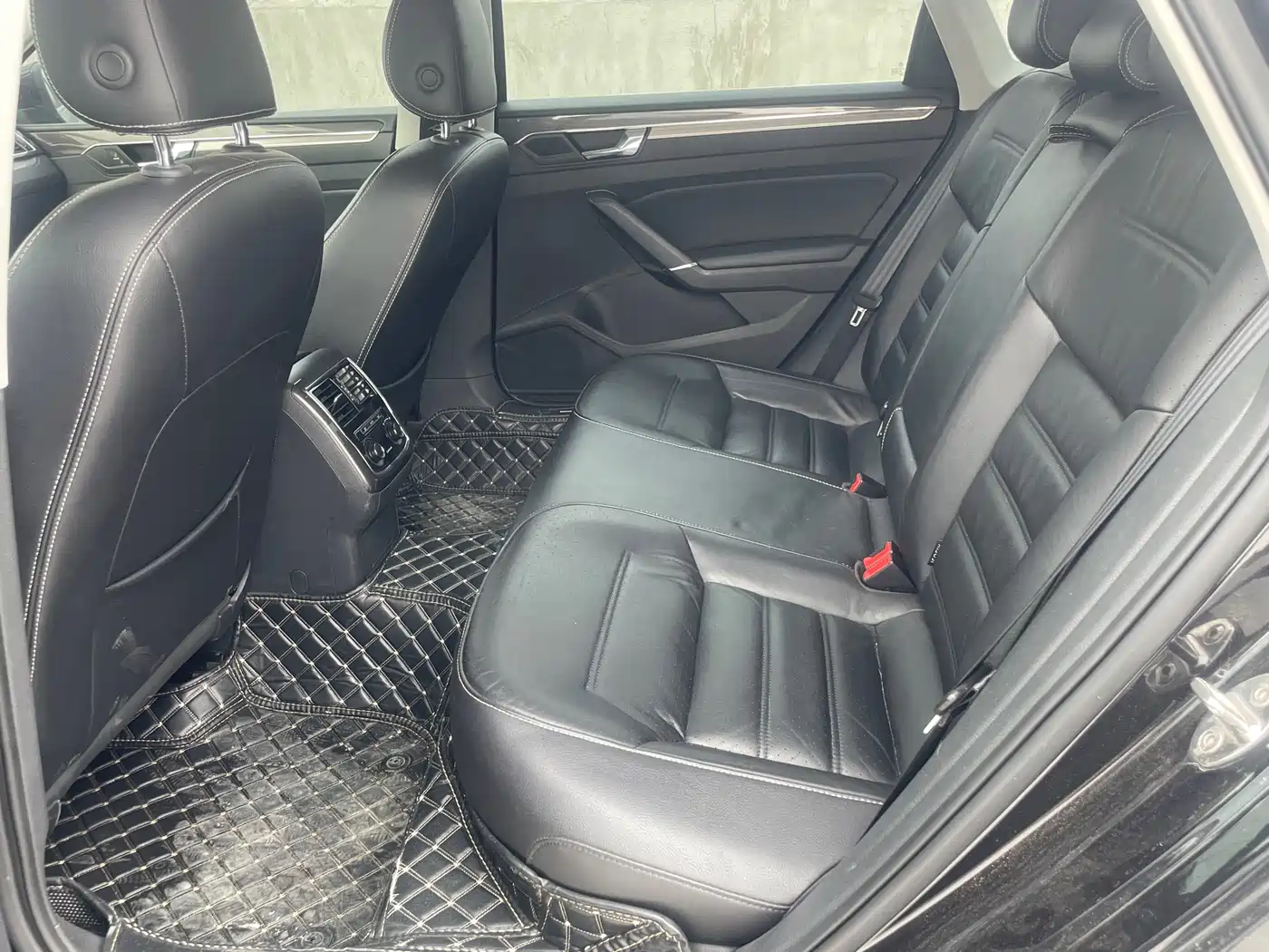 Volkswagen Passat 2017 330TSI DSG Prestige фото 4