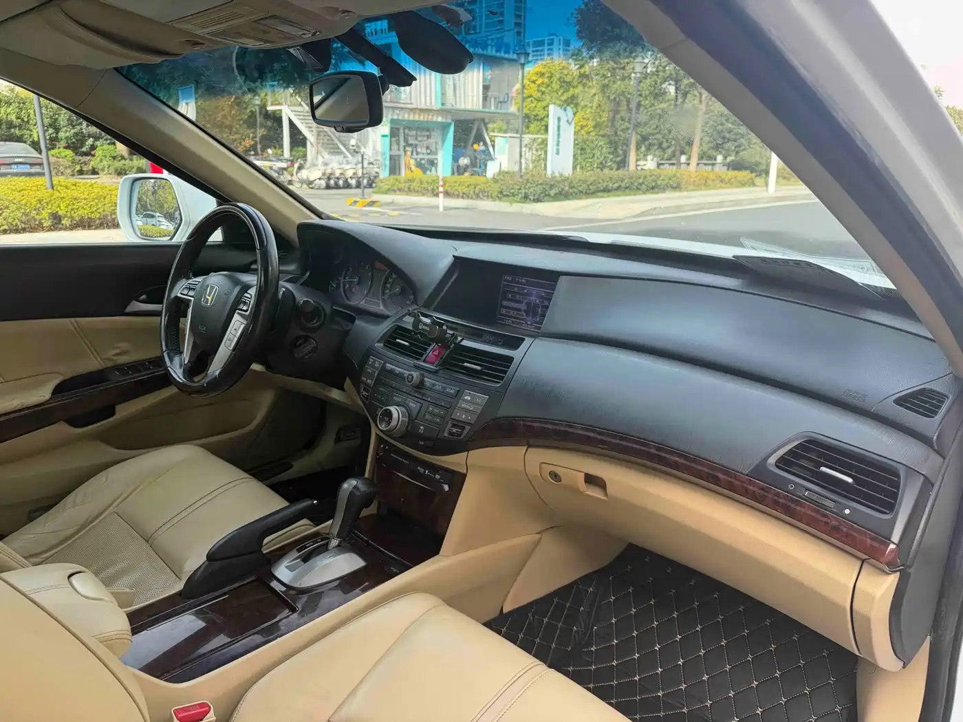 Honda Crosstour 2011 3.5L Prestige Edition фото 11