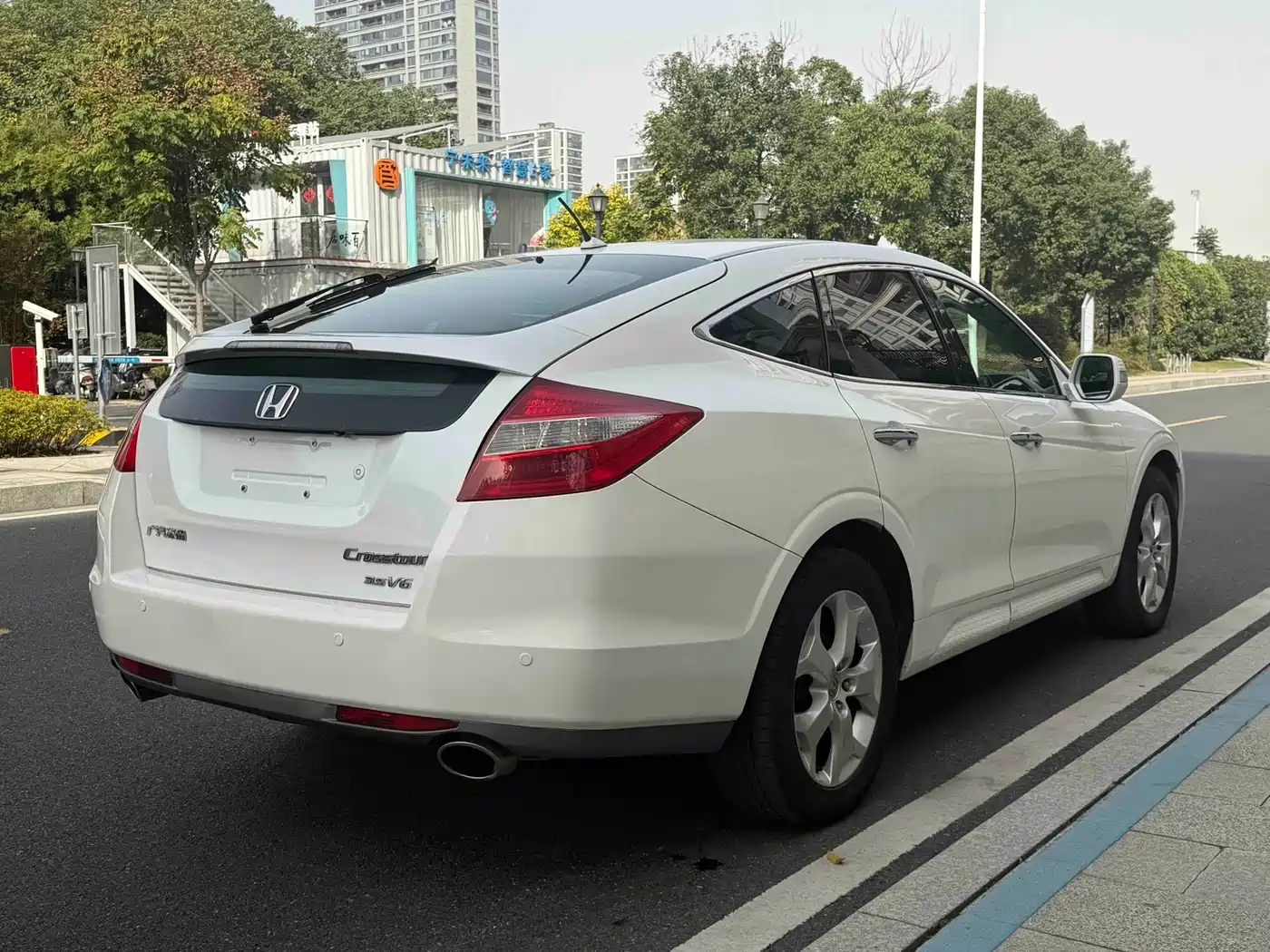 Honda Crosstour 2011 3.5L Prestige Edition фото 5