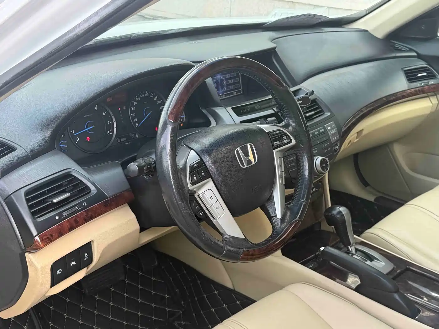 Honda Crosstour 2011 3.5L Prestige Edition фото 15