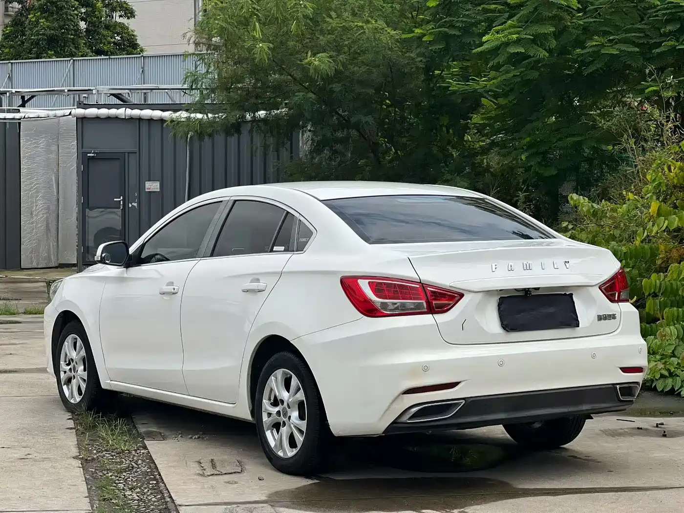 Haima Familia F5 2018 2018 1.6L Automatic Elite