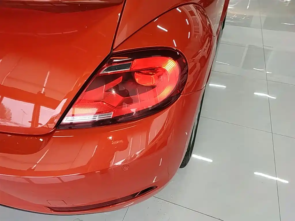 Volkswagen Beetle 2017 180TSI Enjoy фото 8