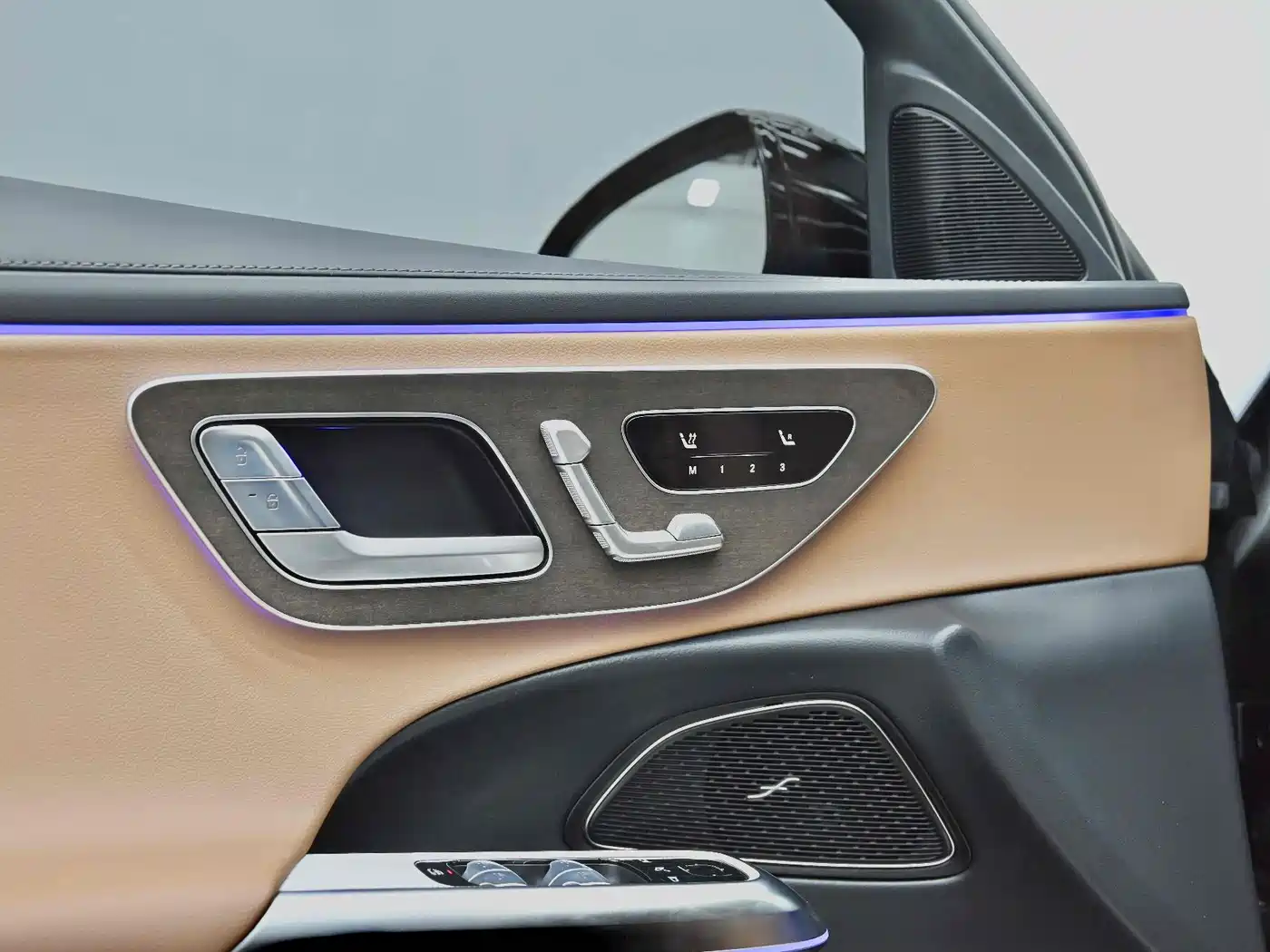 Mercedes-Benz E-Class 2025 E 300 L Fashion фото 28
