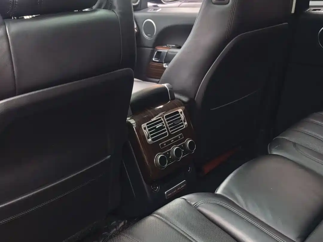Land Rover Range Rover 2015 3.0 TDV6 Vogue фото 20