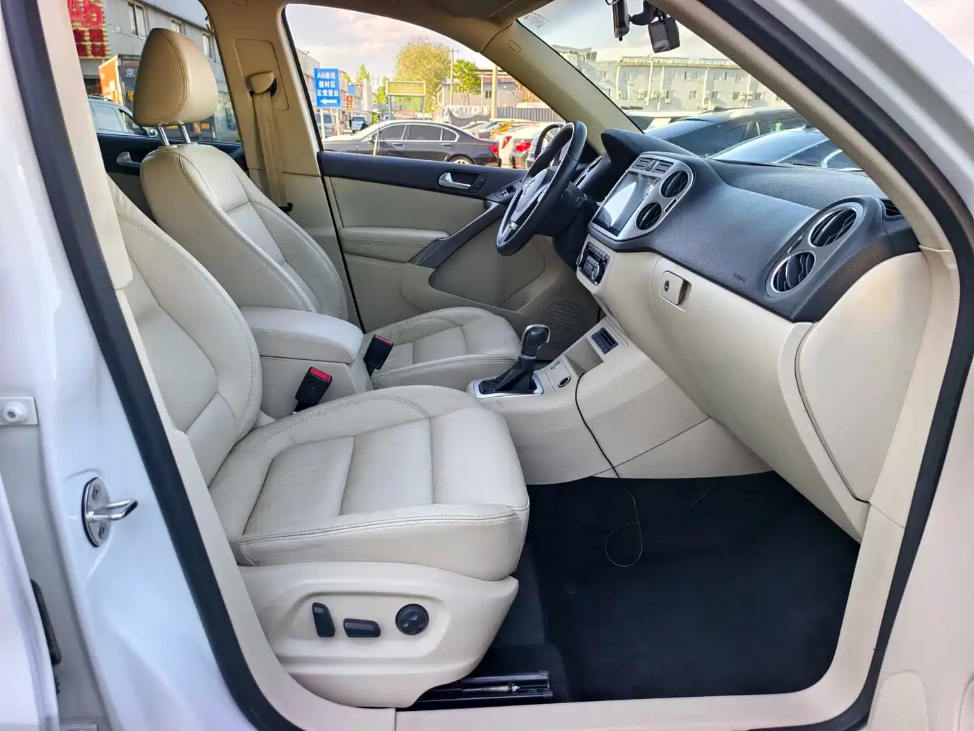 Volkswagen Tiguan 2012 1.8TSI Automatic 4WD Elite Edition фото 16