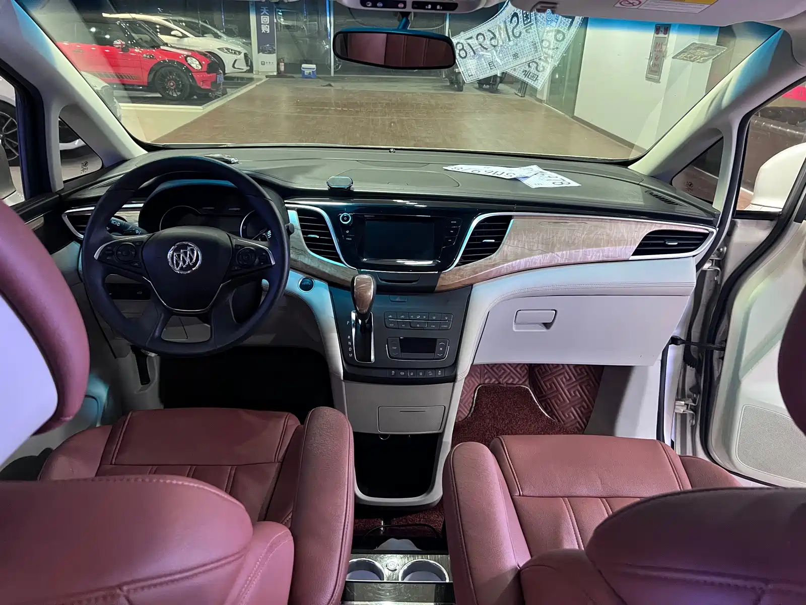 Фото 9 - Buick GL8