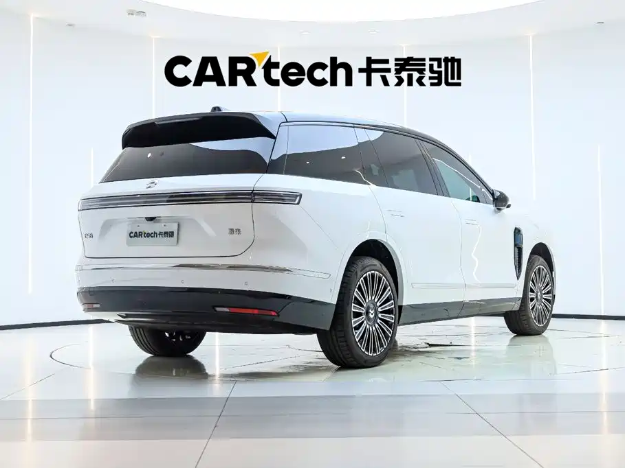 2026 NIO ES8