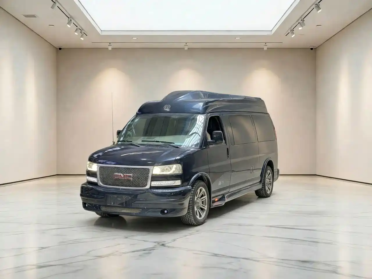 GMC Savana 2016 2014 6.0L Long Wheelbase Leader Edition