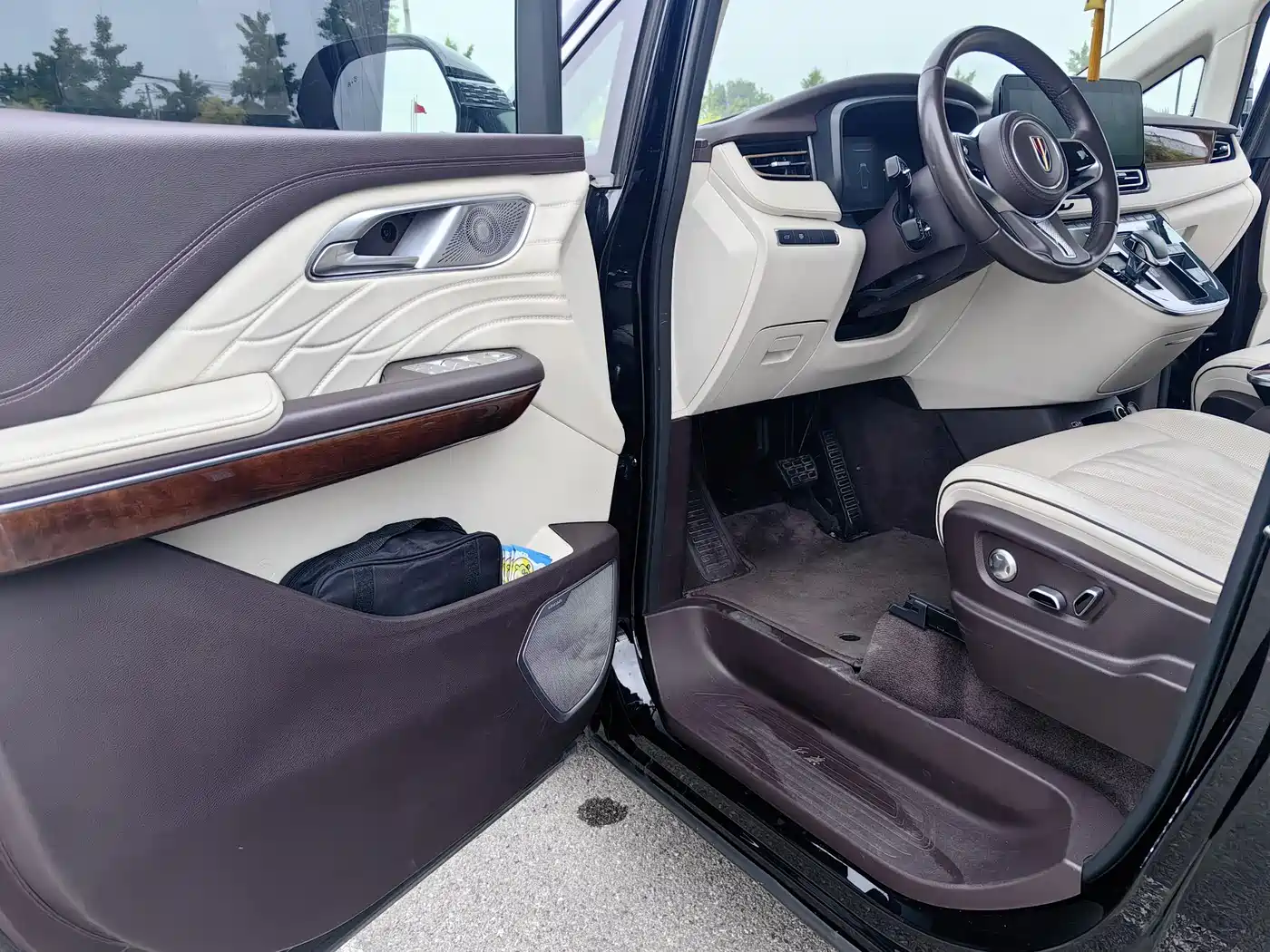 Hongqi HQ9 2023 2.0T Smart Connect Flagship фото 4