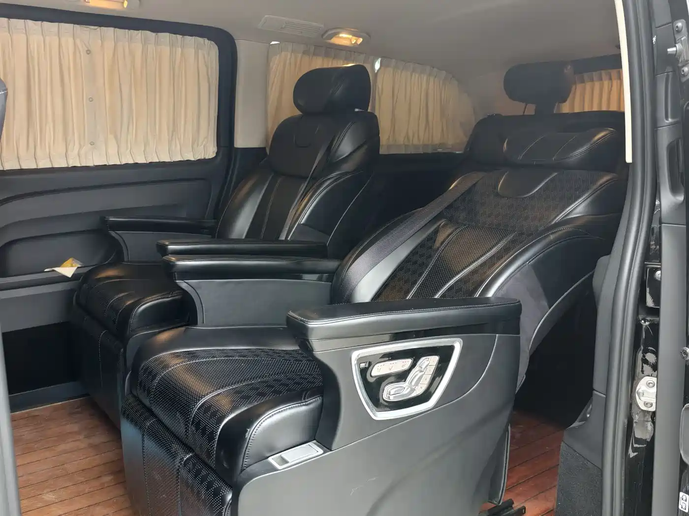 Mercedes-Benz Vito 2018 2.0T Business Edition China VI фото 6