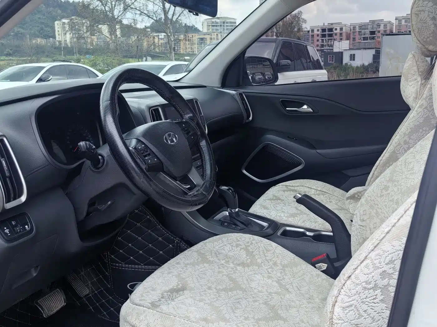 Hyundai Beijing Hyundai ix35 2018 2.0L Automatic 2WD Zhiyong·Enjoyment Edition фото 9
