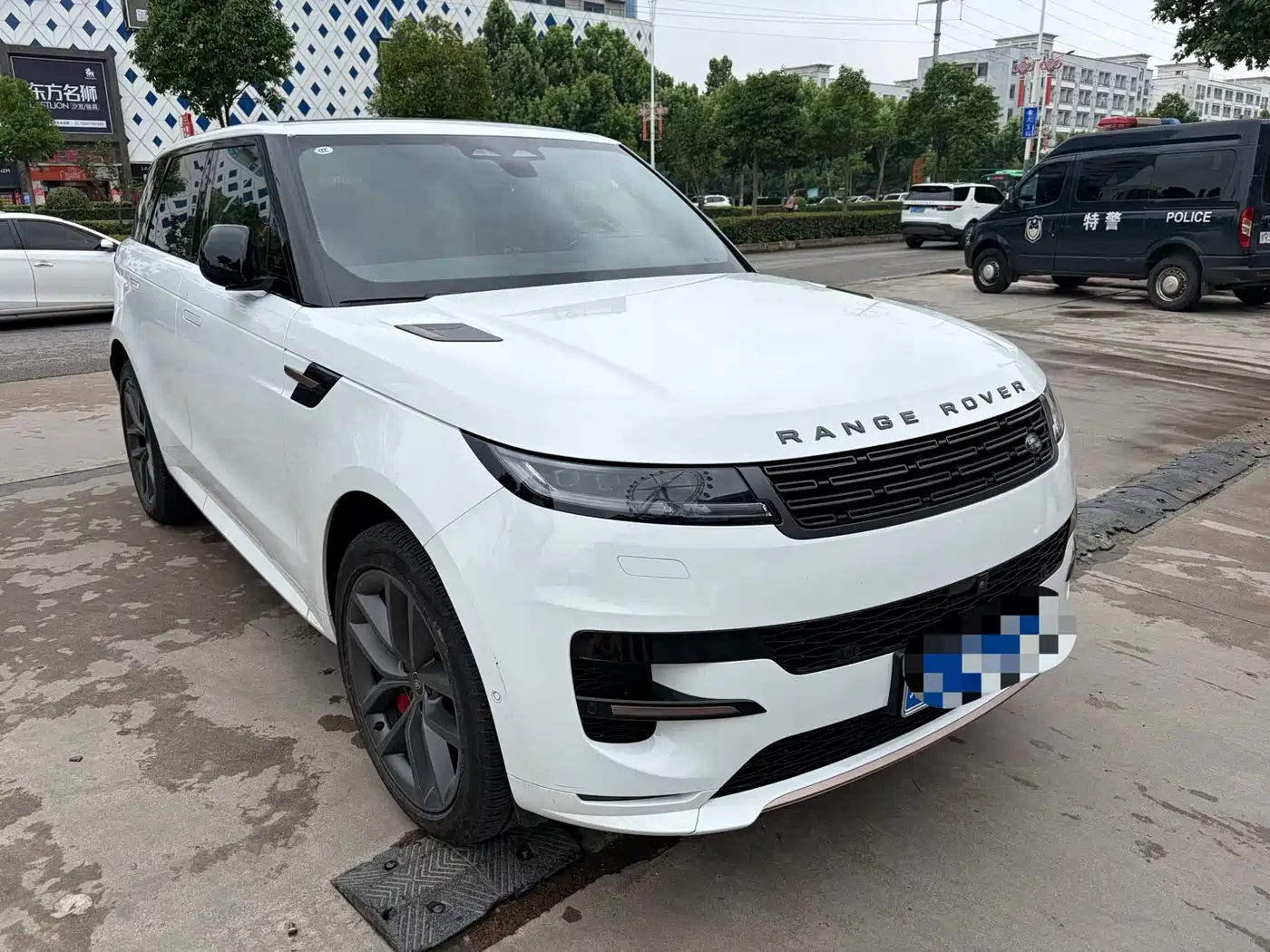 Land Rover Range Rover Sport 2025 400PS Dynamic SE фото 2