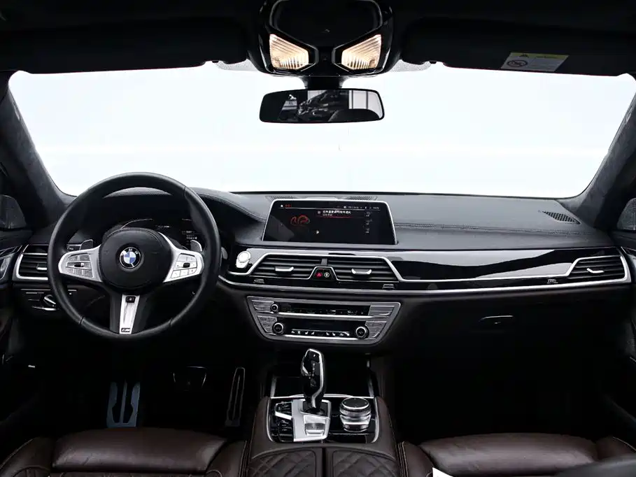 BMW 7 Series 2022 740Li xDrive Executive M Sport Package фото 5