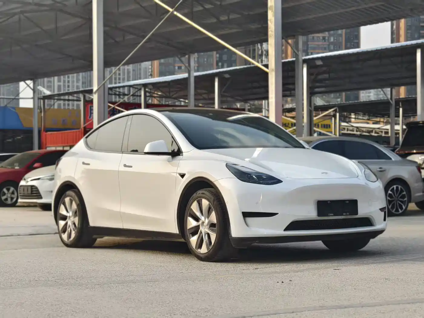 TESLA MODEL Y