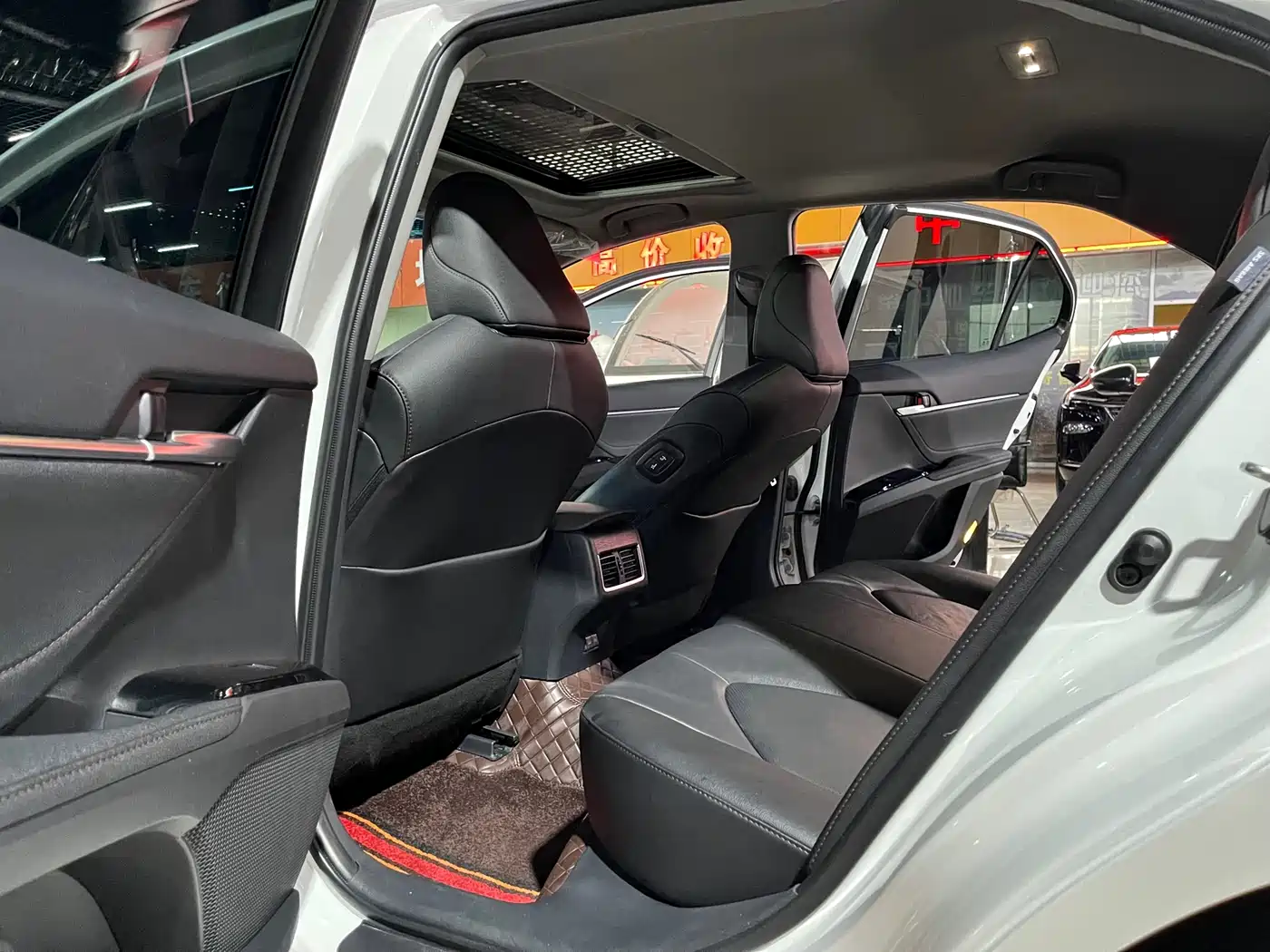Toyota Camry 2023 2.0GVP Leading Edition фото 12