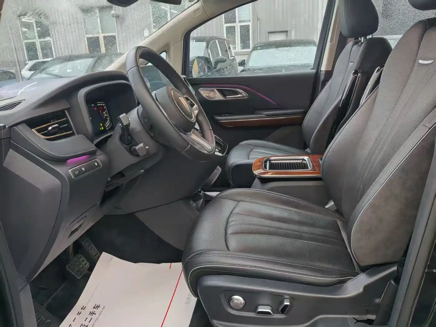 Hongqi HQ9 PHEV 2024 Model 2.0T AWD Luxury Edition фото 5