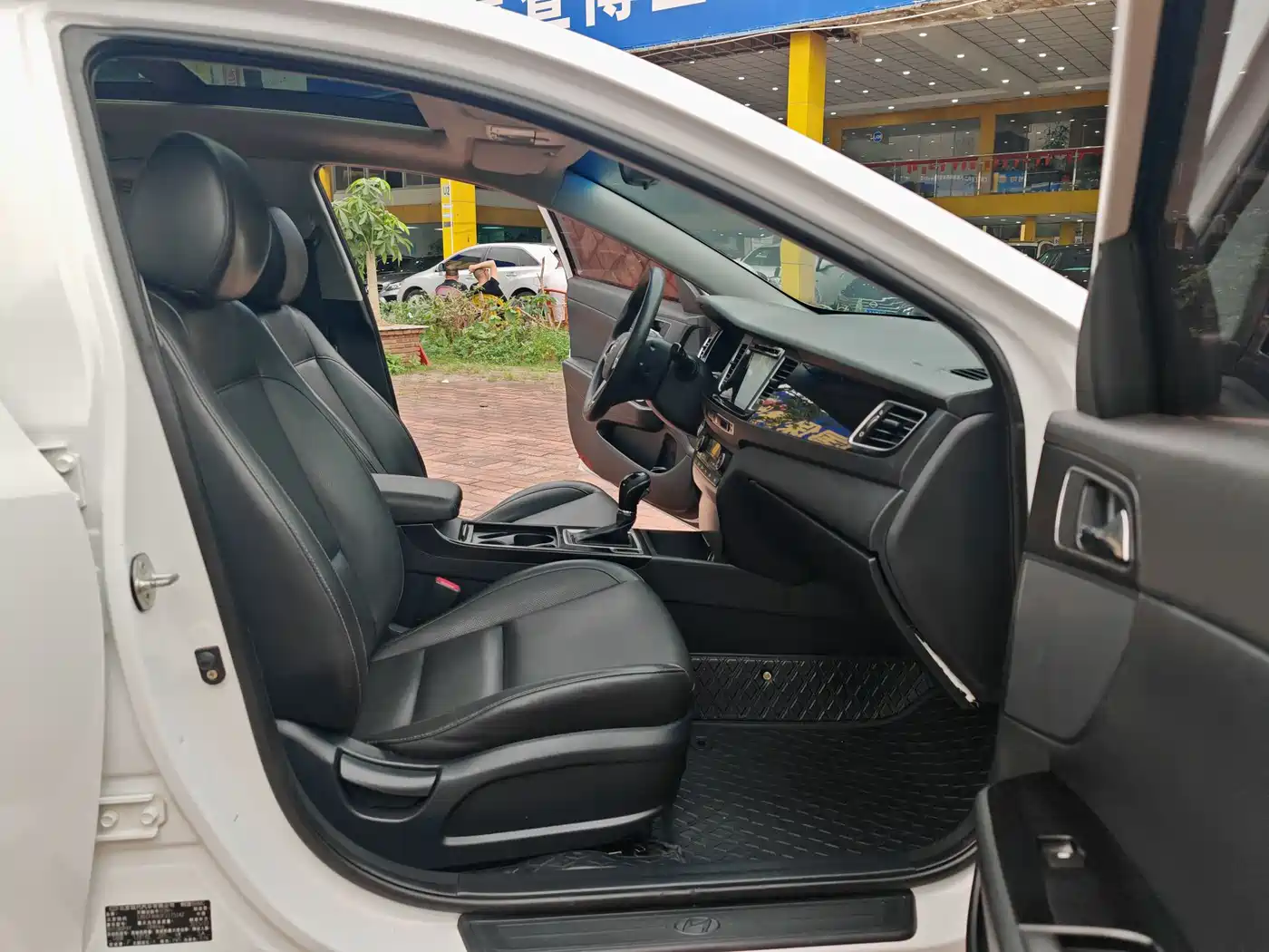 Hyundai Mistra 2014 1.8L Auto Smart GLS фото 4