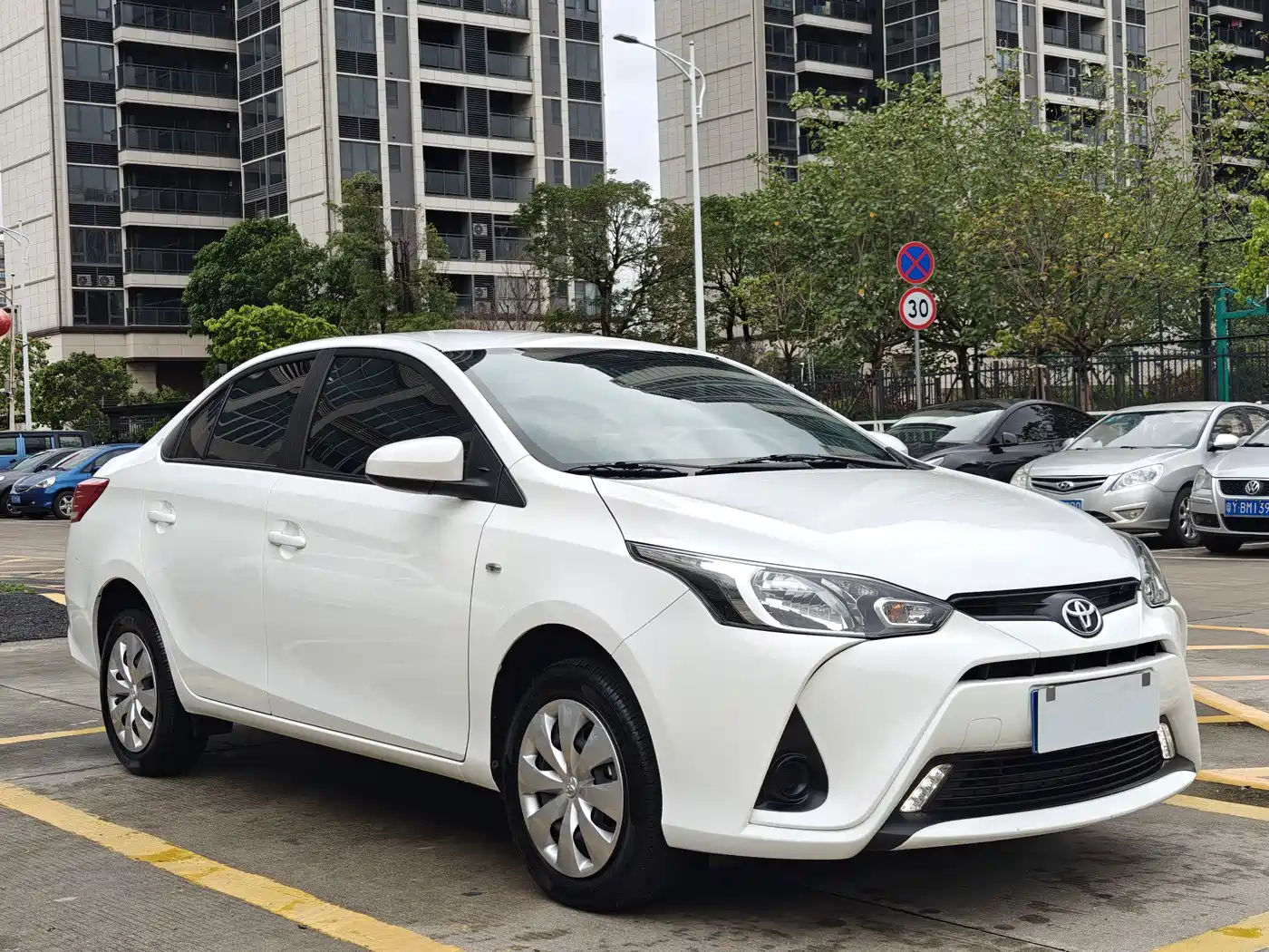 Toyota YARiS L Zhi Xiang 2021 1.5L CVT Leading Edition фото 3