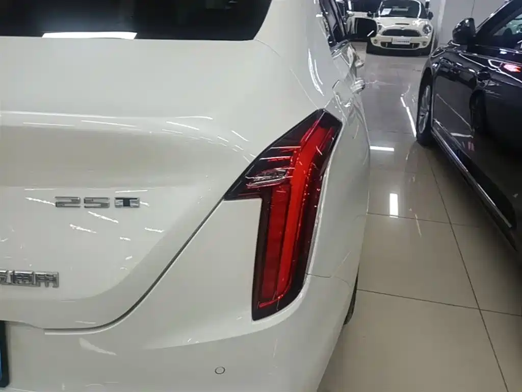 CADILLAC CT4