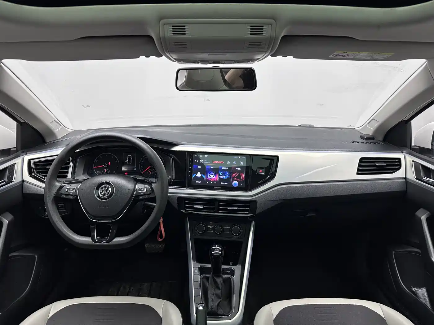 Volkswagen Polo 2019 Plus 1.5L Automatic Colorful Tech Edition фото 14