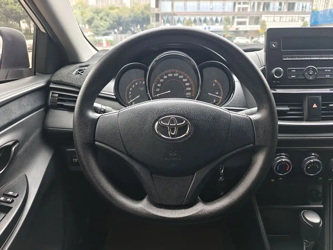 Toyota YARiS L Zhi Xiang 2021 1.5L CVT Leading Edition фото 13
