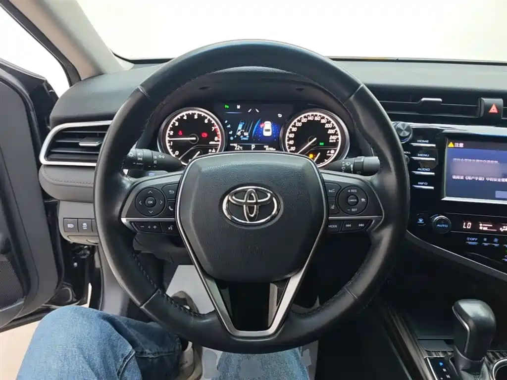 Toyota Camry 2018 2.0G Luxury Edition фото 11
