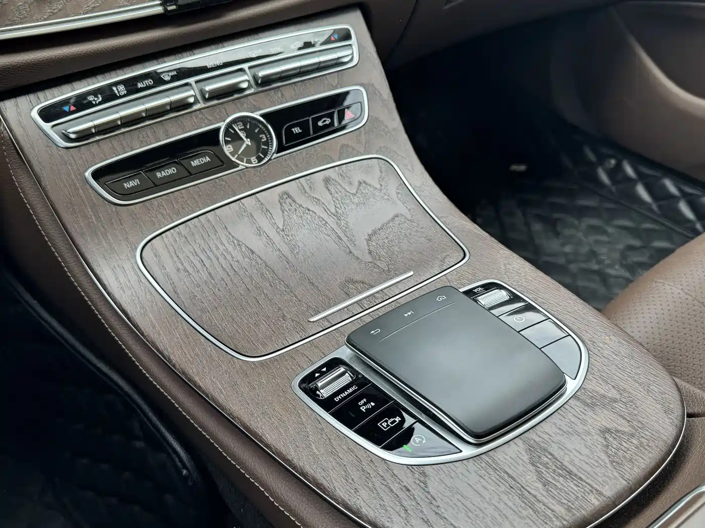 Mercedes-Benz E-Class 2019 E 200 L фото 10