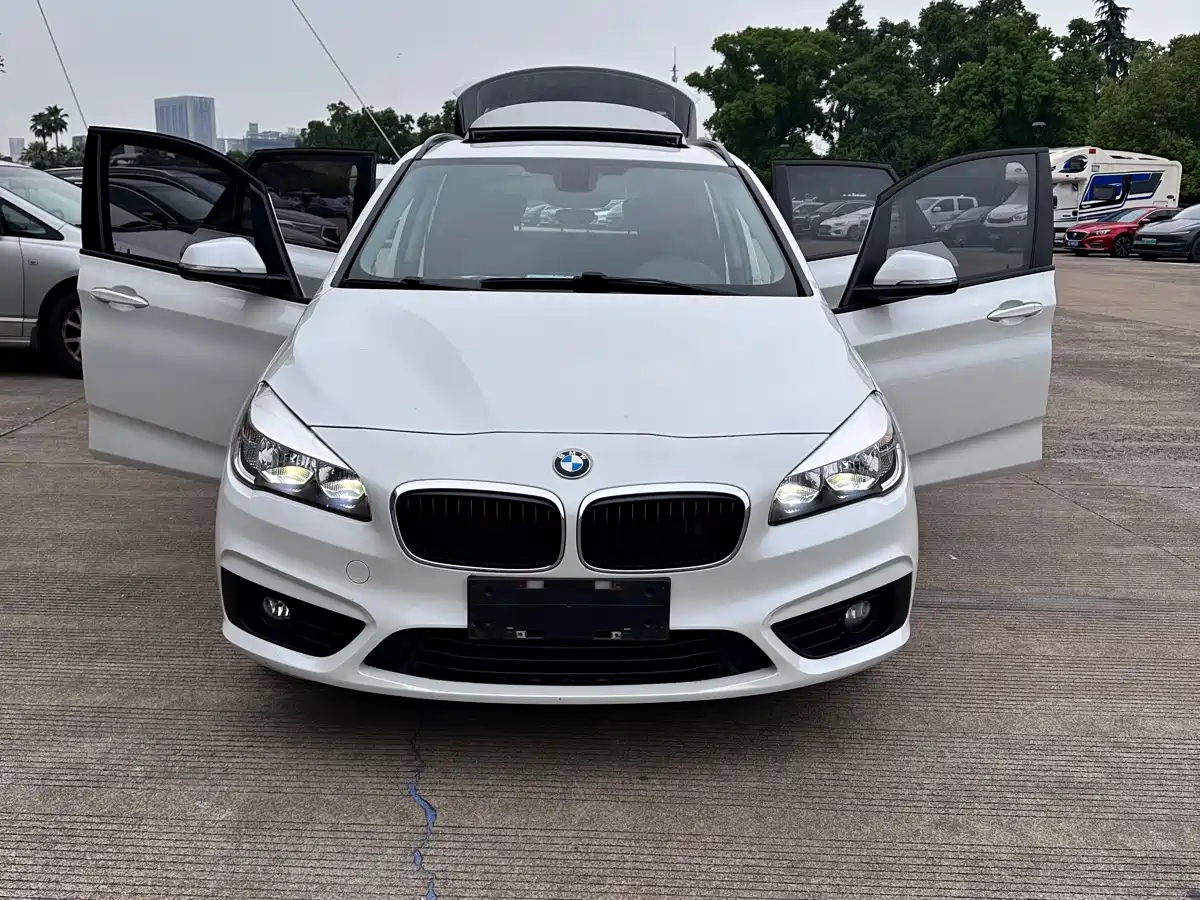 BMW 2 Series Touring 2016 2016 218i Fashion Model