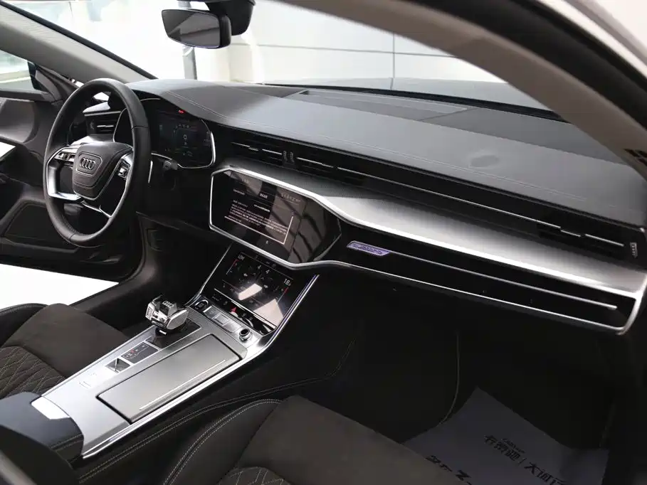 Audi A7L 2026 2025 Model Year 45 TFSI quattro Premium