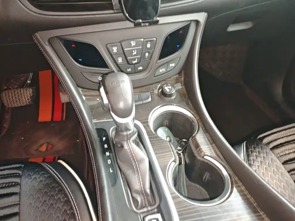 Фото 14 - Buick Envision Plus