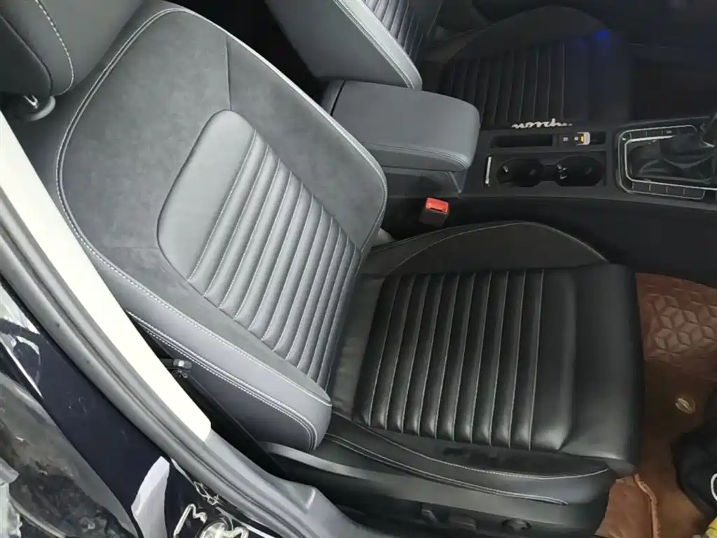 Volkswagen Magotan 2020 330TSI DSG Leading фото 25