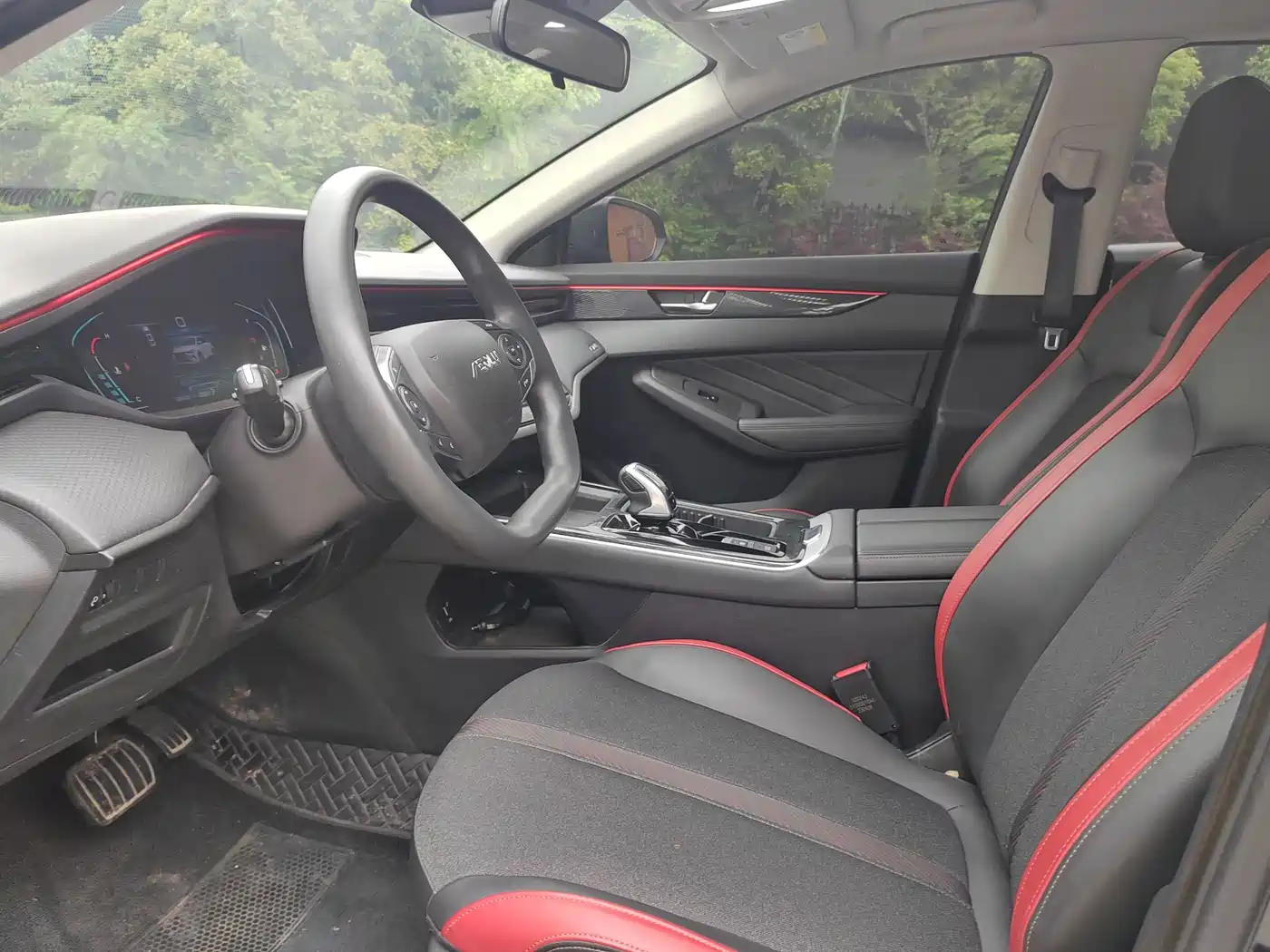 DONGFENG FENGSHEN YI HYUN MAX