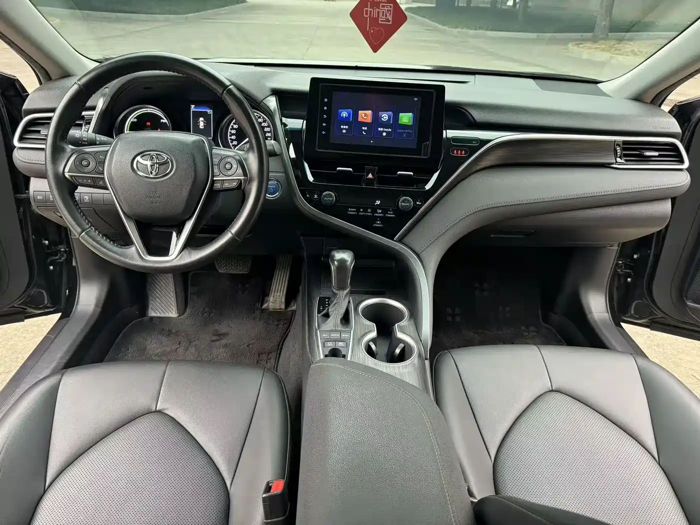 Photo 4 - Toyota Camry