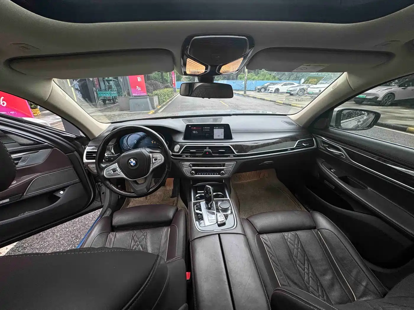 BMW 7 Series 2017 730Li Luxury Edition фото 4