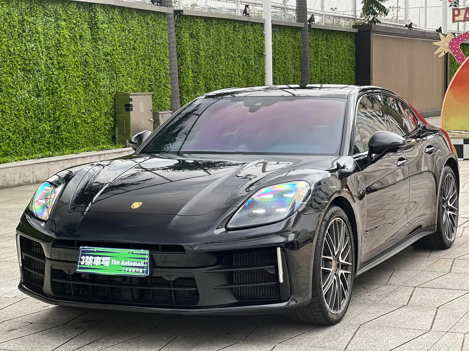 صورة 1 - Porsche Panamera